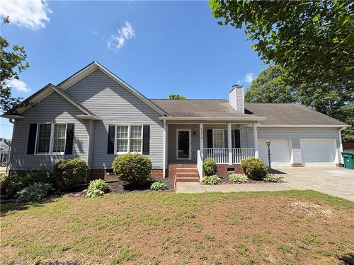 6401 Friendship Ledford Rd, Winston Salem, NC, 27107-9125 | Card Image