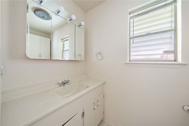 407 E 10 Th St, House other with 3 bedrooms, 2 bathrooms and null parking in Bishop TX | Image 14
