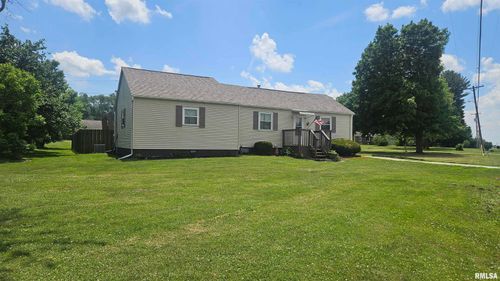 1050 W Hickory St, Canton, IL, 61520-9089 | Card Image