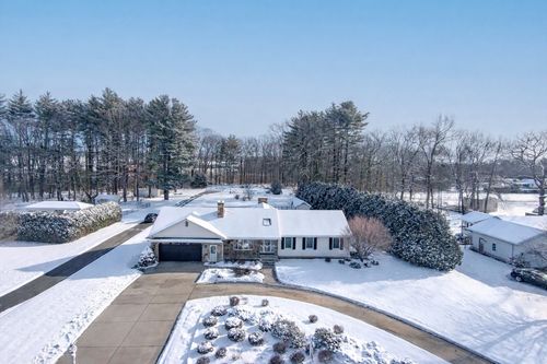 87 Morgan St, Granby, MA, 01033-9543 | Card Image