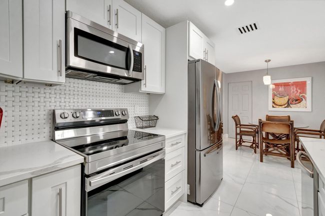 710 Se 3 Rd Ave, House other with 3 bedrooms, 2 bathrooms and null parking in Delray Beach FL | Image 7