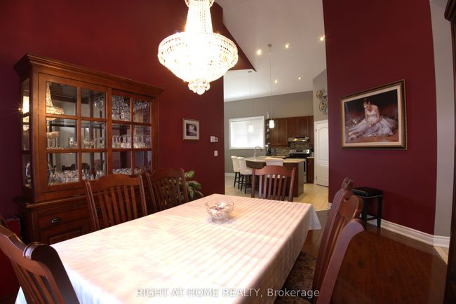 1045 Coyston Crt, House other with 3 bedrooms, 3 bathrooms and 4 parking in Oshawa ON | Image 10