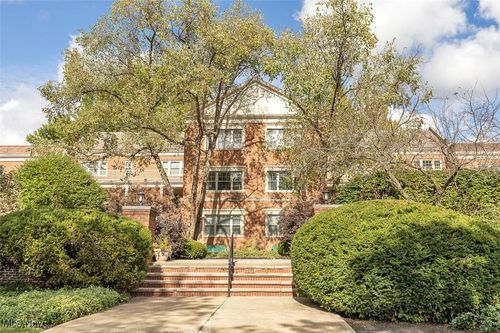 105w-15825 Van Aken Boulevard, Shaker Heights, OH, 44120 | Card Image