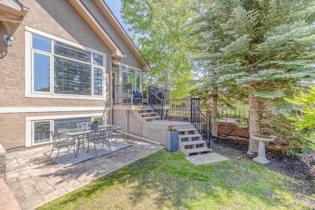 257 Discovery Ridge Way Sw, Home with 4 bedrooms, 2 bathrooms and 4 parking in Calgary AB | Image 46