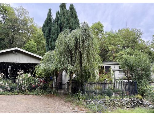 1166 Clarks Branch Rd, Myrtle Creek, OR, 97457-9751 | Card Image