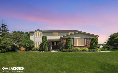 3392 Innsbrook Drive, Rochester Hills, MI, 48309 | Card Image