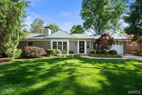 38 Whitehall Ct, Brentwood, MO, 63144-1027 | Card Image