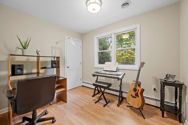 82 Central Tpke, House other with 4 bedrooms, 3 bathrooms and 10 parking in Sutton MA | Image 32