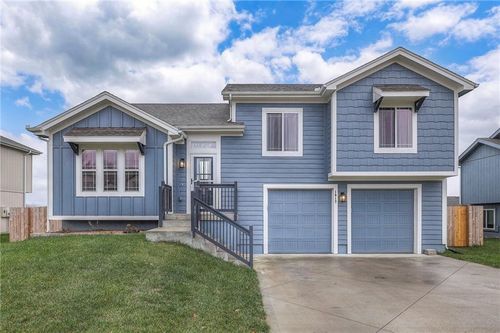 1917 Eagle Dr, Harrisonville, MO, 64701-3840 | Card Image