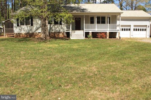 11301 Piney Forest Dr, BUMPASS, VA, 23024-9325 | Card Image