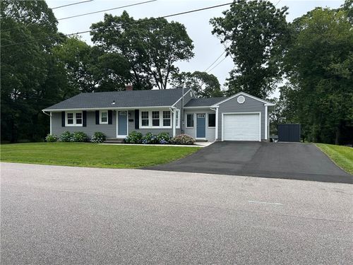 28 Whipple Ave, Westerly, RI, 02891-3413 | Card Image