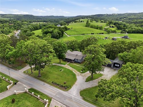 82 County Road 327, Berryville, AR, 72616-9581 | Card Image