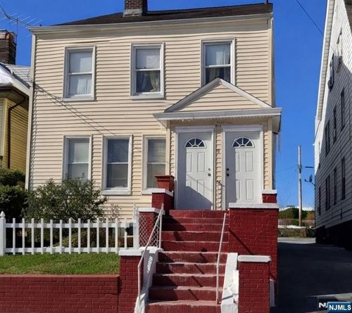 16 Oraton St, Newark, NJ, 07104-4023 | Card Image