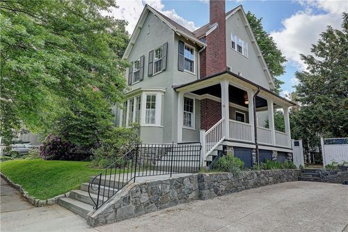 16 Elton St, Providence, RI, 02906-4106 | Card Image