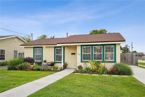 90 Creagan Ave, Gretna, LA, 70053-7033 | Card Image