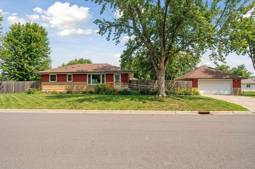 6110 Regent Ave N, Brooklyn Center, MN, 55429-2352 | Card Image