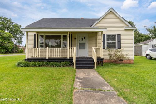 907 Sycamore Ave, Kinston, NC, 28504-3247 | Card Image