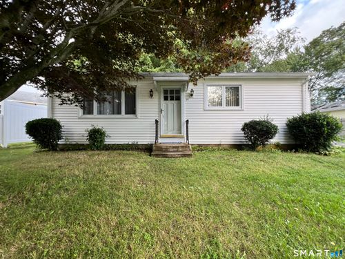 34 Corsino Ave, Old Lyme, CT, 06371-2423 | Card Image