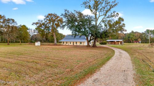 76 Otis Stewart Rd, Picayune, MS, 39466-7693 | Card Image