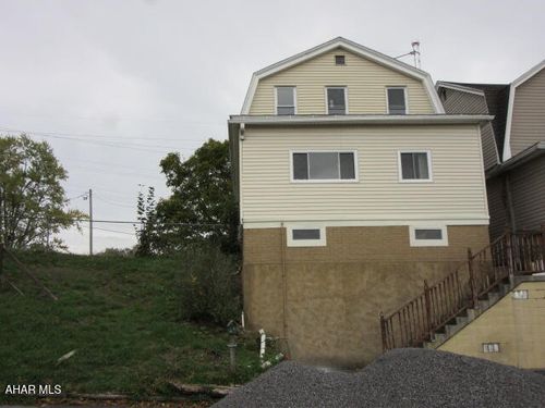 229 21st Ave, Altoona, PA, 16601-4228 | Card Image