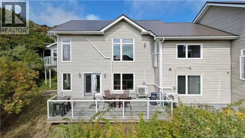 4 Moore St, Saint John, NB, E2K0A3 | Card Image