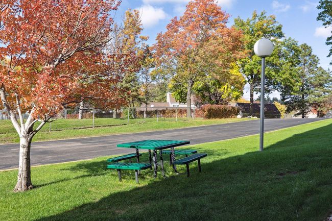 APT-405 - 1181 Edgcumbe Rd, Condo with 2 bedrooms, 1 bathrooms and null parking in Saint Paul MN | Image 56