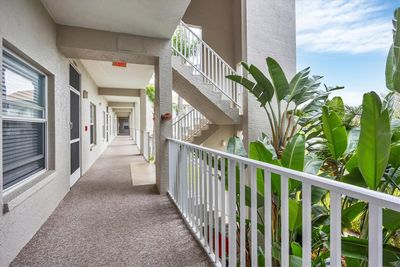 6202 - 9630 Club South Circle, Condo with 2 bedrooms, 2 bathrooms and null parking in Sarasota FL | Image 3