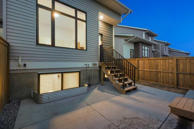 25 Larkspur Bend, Home with 3 bedrooms, 2 bathrooms and 2 parking in Okotoks AB | Image 44