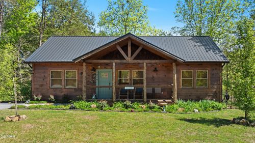 1016 Walini Way, Sevierville, TN, 37876-9702 | Card Image