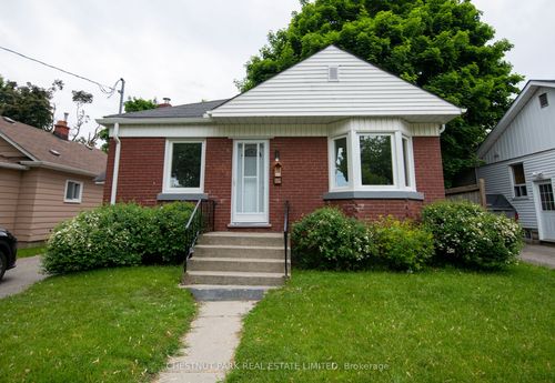 174 Gibbons St, Oshawa, ON, L1J4Y3 | Card Image