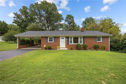 338 Hamilton Ave, Winston-Salem, NC, 27107-9425 | Card Image