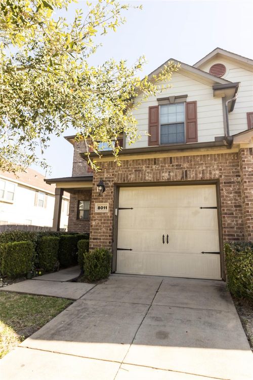 8011 Singing Sonnet Ln, Houston, TX, 77072-0129 | Card Image