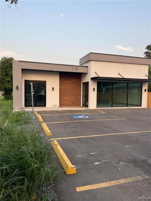 719 S 15th St, McAllen, TX, 78501-5205 | Card Image