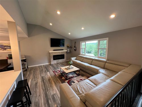 6 Peace Dr, Middletown, NY, 10941-1510 | Card Image