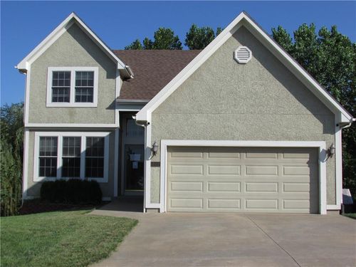 807 Redbud Dr, Paola, KS, 66071-1125 | Card Image