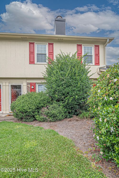 25 Scott St, Greenville, NC, 27858-5572 | Card Image