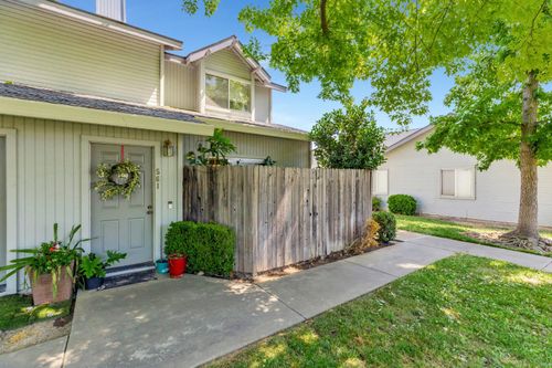 561 Samuel Way, Sacramento, CA, 95838 | Card Image