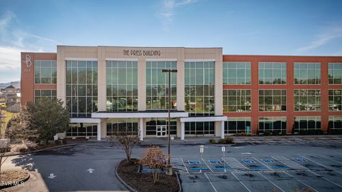 102-444 Clinchfield St, Kingsport, TN, 37660-3858 | Card Image