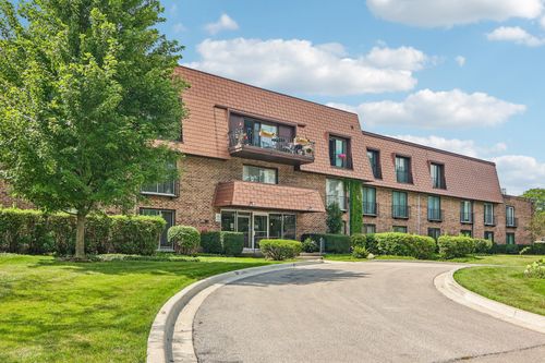 203-3950 Dundee Rd, Northbrook, IL, 60062-2154 | Card Image