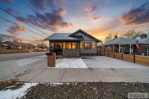 494 11th St, Idaho Falls, ID, 83404-4851 | Card Image