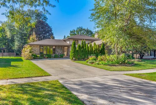 349 79th St, Willowbrook, IL, 60527-2403 | Card Image