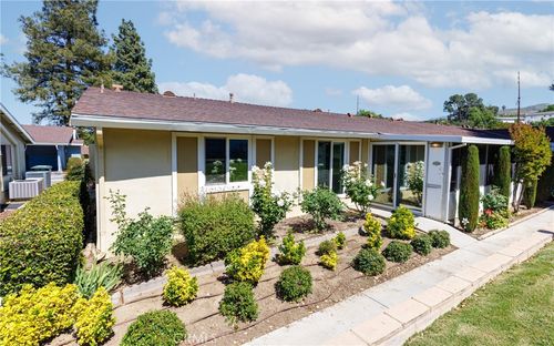 unit-a-19202 Avenue Of The Oaks, Newhall, CA, 91321-4873 | Card Image