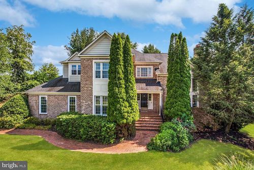 10009 Thompson Ridge Ct, Great Falls, VA, 22066-2544 | Card Image