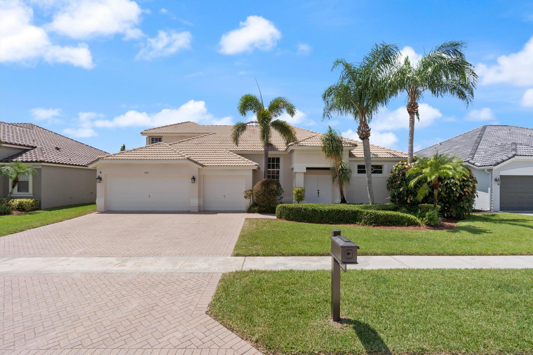 Brunswick Cir, Boynton Beach, FL 33472