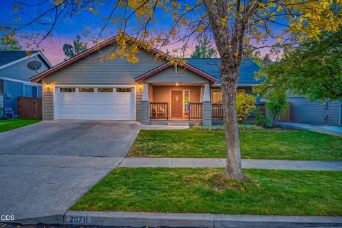 20711 Nicolette Dr, Bend, OR, 97701-8719 | Card Image