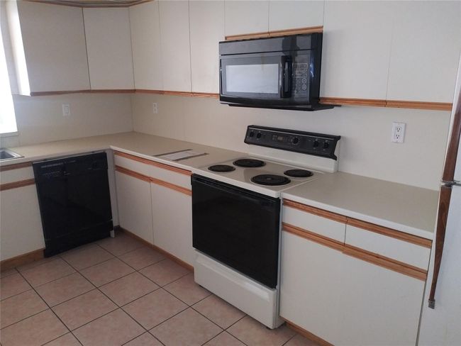 APT-305 - 3850 Galt Ocean Dr, Condo with 2 bedrooms, 2 bathrooms and null parking in Fort Lauderdale FL | Image 6