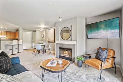 unit-e110-7711 Ne 175th St, Kenmore, WA, 98028-3589 | Card Image