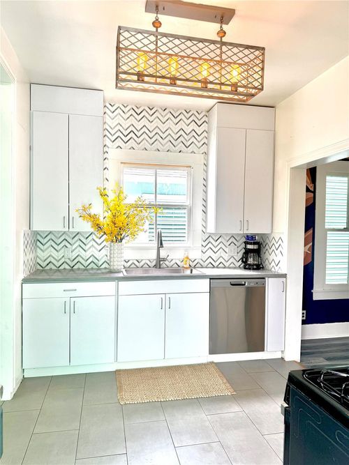 4807 Avenue P 1/2, Galveston, TX, 77551-5244 | Card Image