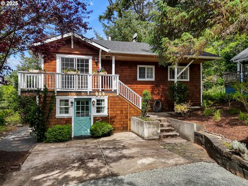 548 Beech St, Cannon Beach, OR, 97110-2033 | Card Image