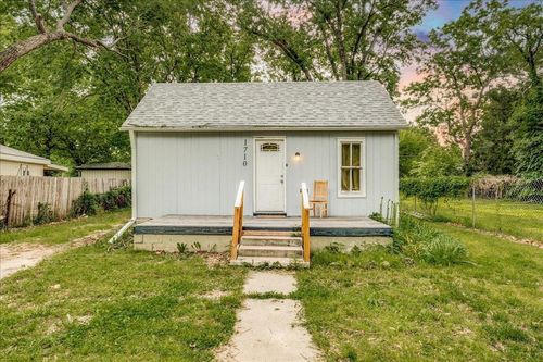 1710 Loomis St, Winfield, KS, 67156-4919 | Card Image